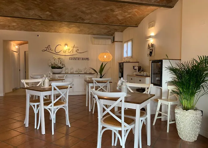 La Corte Country Affittacamere 4*