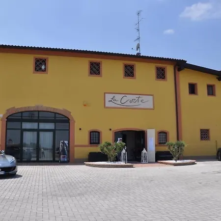 La Corte Country Affittacamere 4*