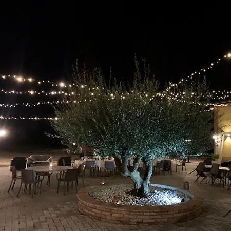 La Corte Country 4* مودينا