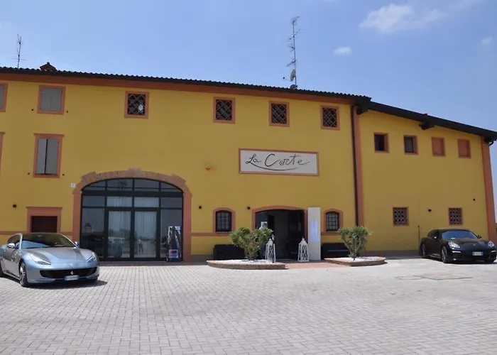 La Corte Country بيت ضيافة 4*