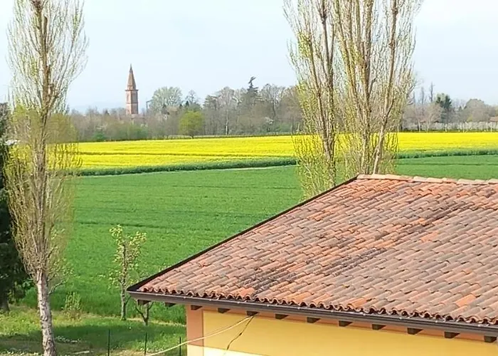 La Corte Country مودينا